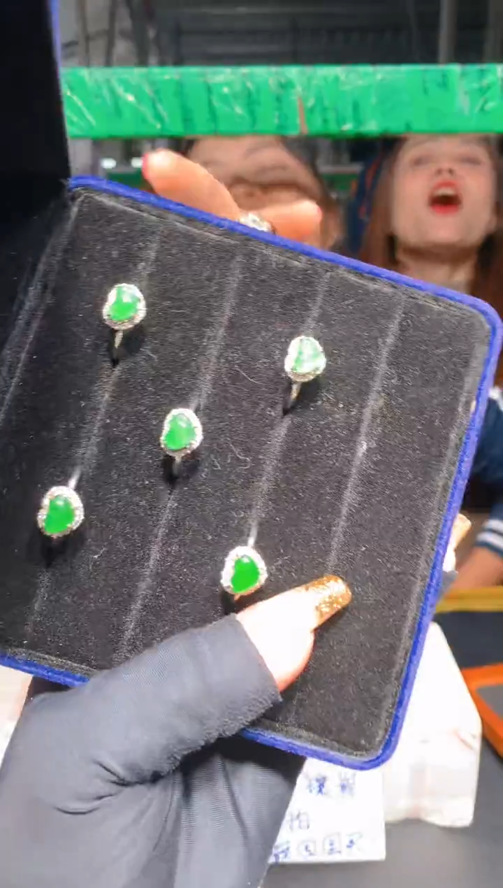 【闪购商品】定制翡翠未镶嵌19定制翡翠-多样性发货（发其一）