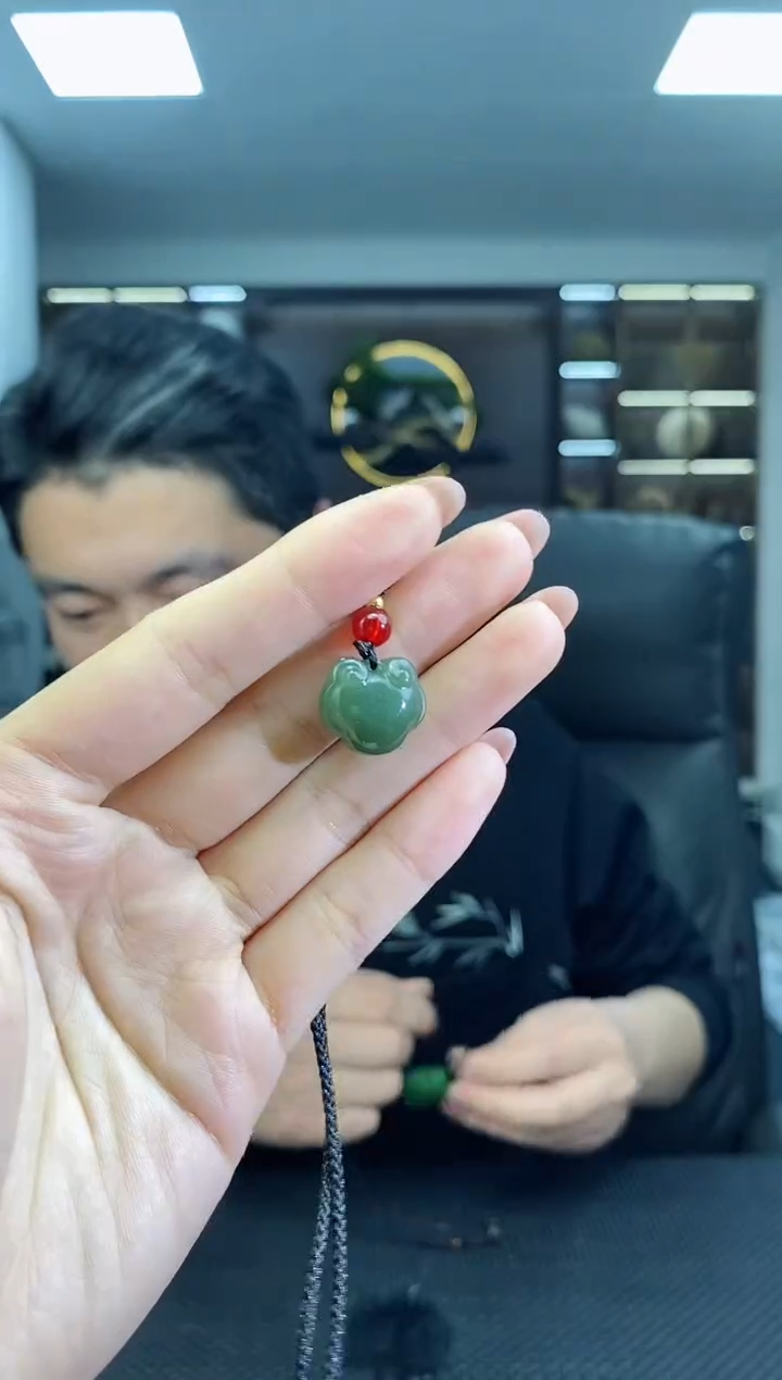 【闪购商品】和田玉颈饰未镶嵌锁清货1