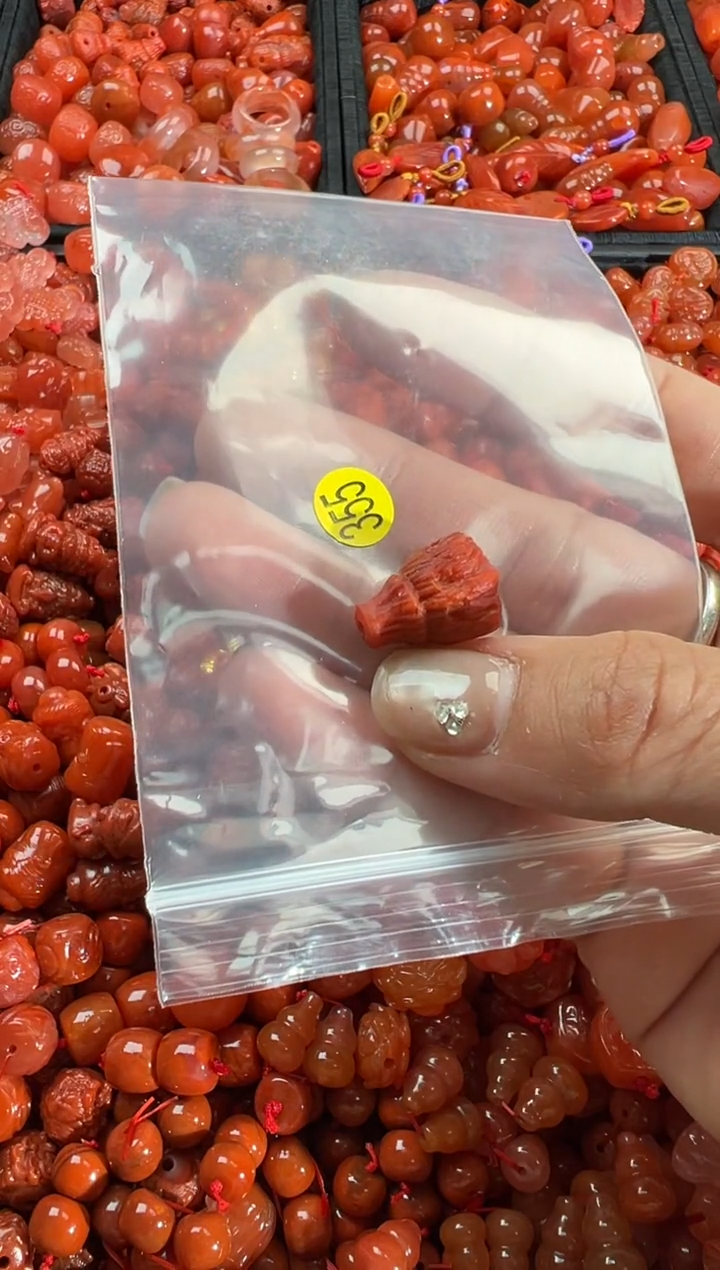 【闪购商品】南红玛瑙颈饰未镶嵌1