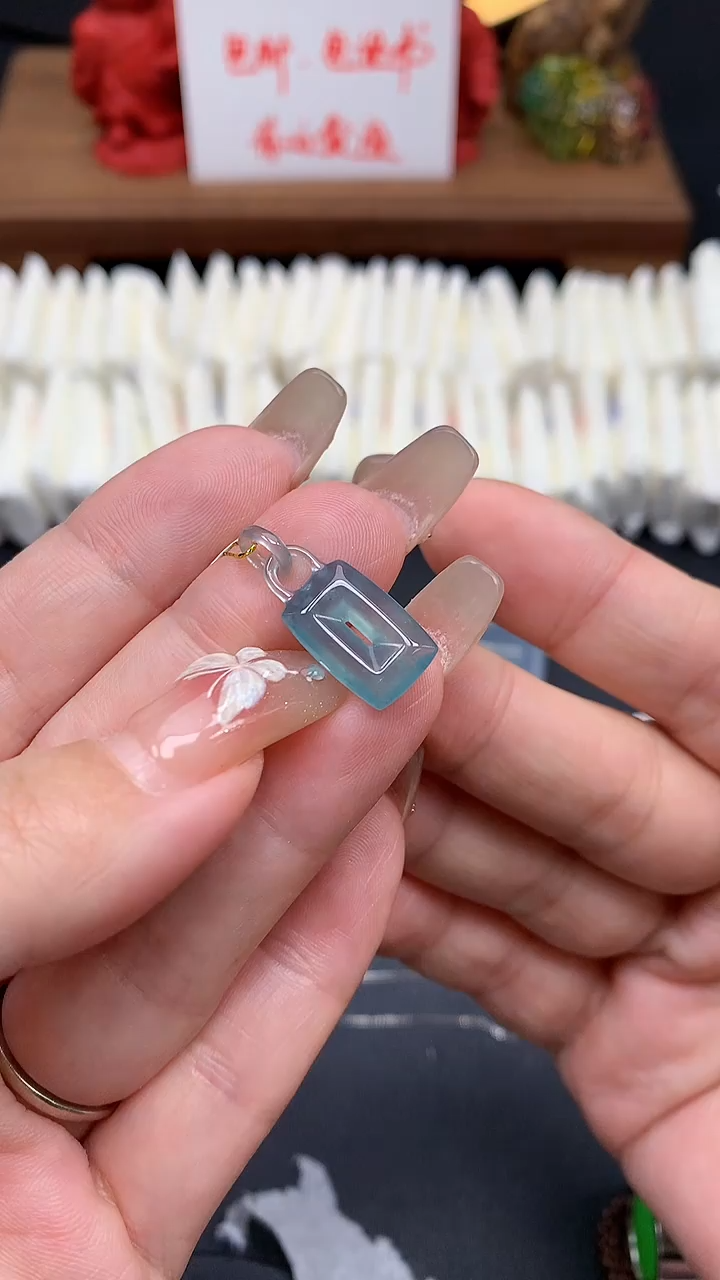 【闪购商品】翡翠吊坠(不含链)未镶嵌MS150237