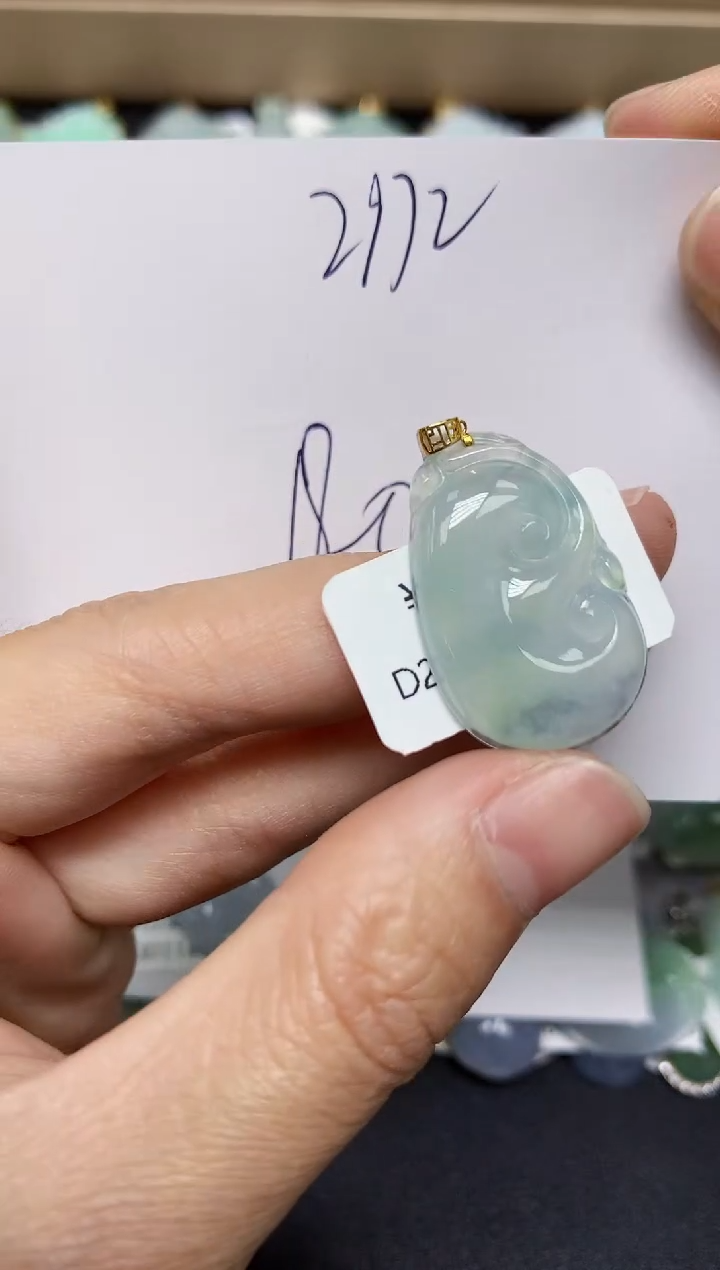 翡翠18K金镶嵌颈饰 天然翡翠A货