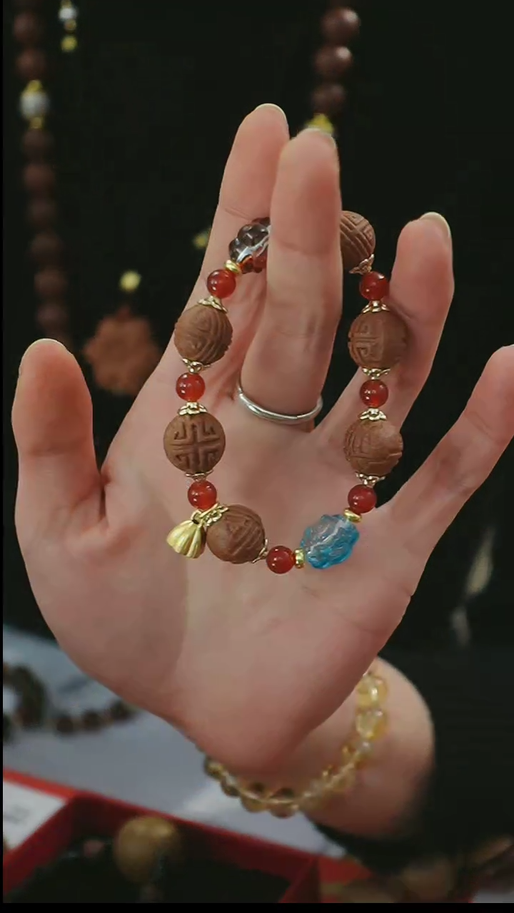 【闪购商品】泥塑鹅梨字珠六颗手链