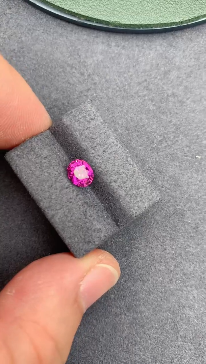 【闪购商品】彩色蓝宝石裸石未镶嵌1.5ct 无烧紫蓝宝