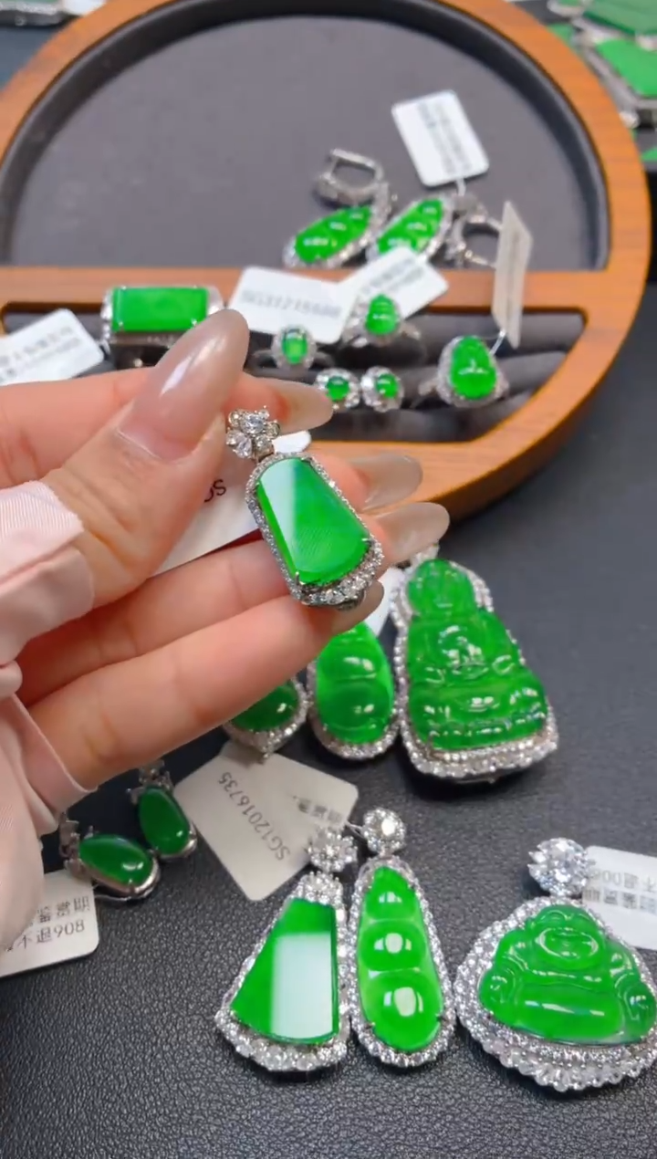 银S925镶嵌翡翠耳饰1