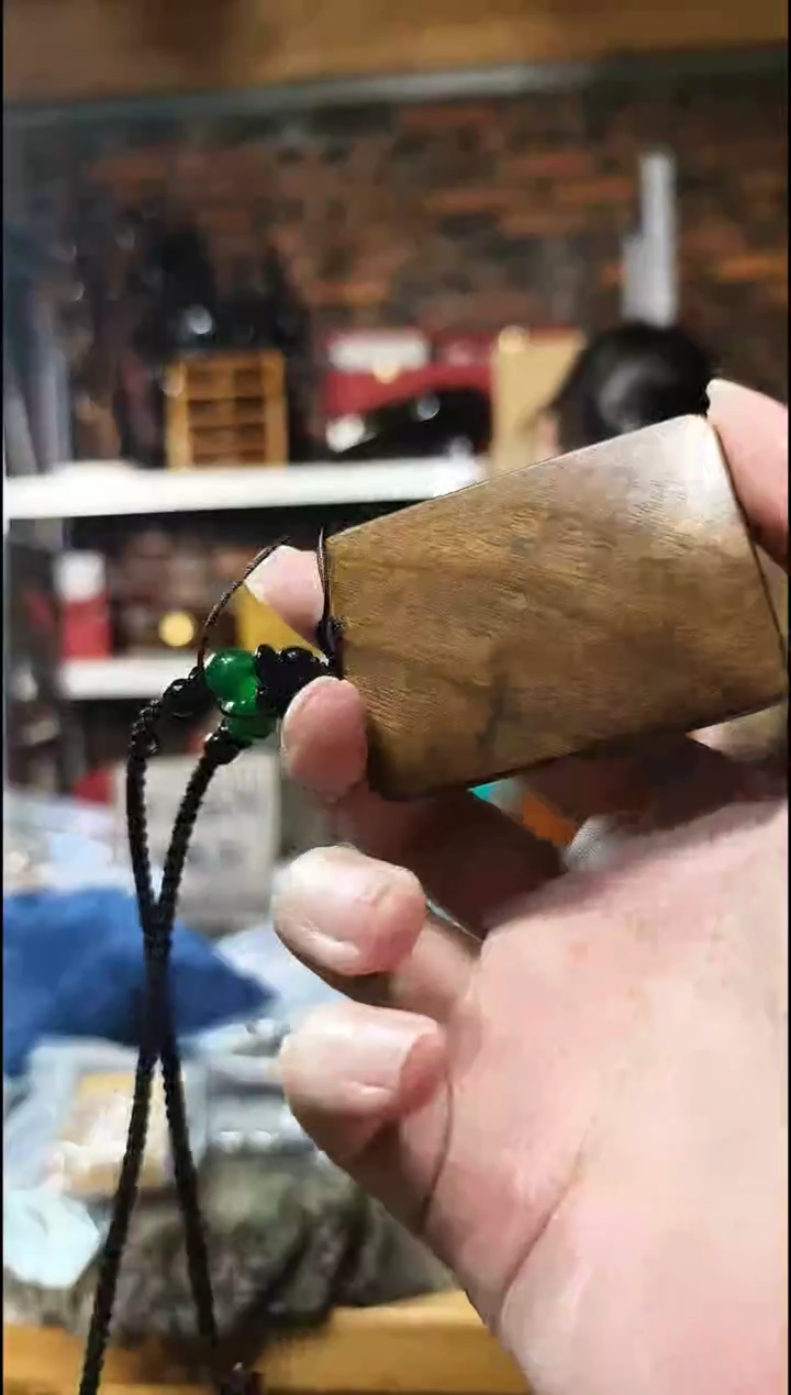 金丝楠无事牌脖挂