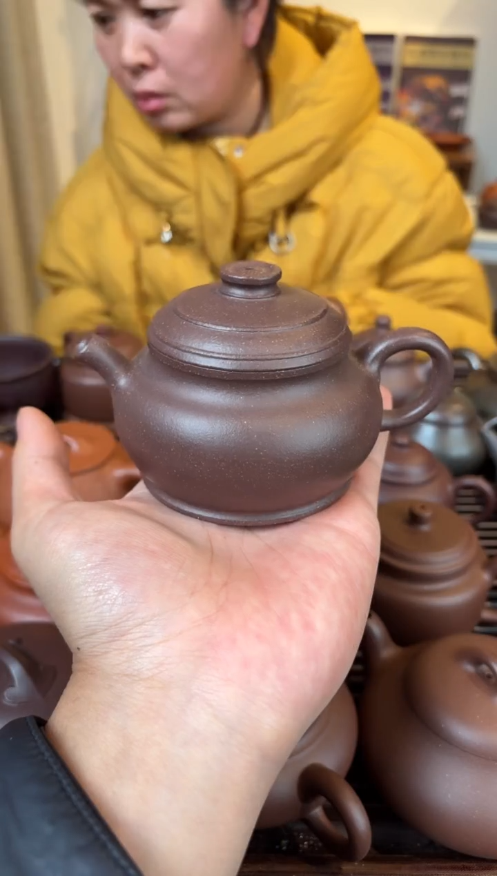 茶壶紫砂T**r紫泥微瑕颂金180cc