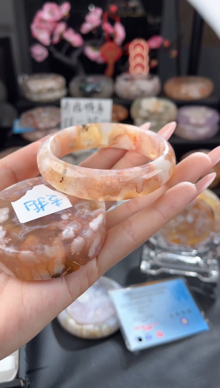 【闪购商品】石英质玉手镯未镶嵌58