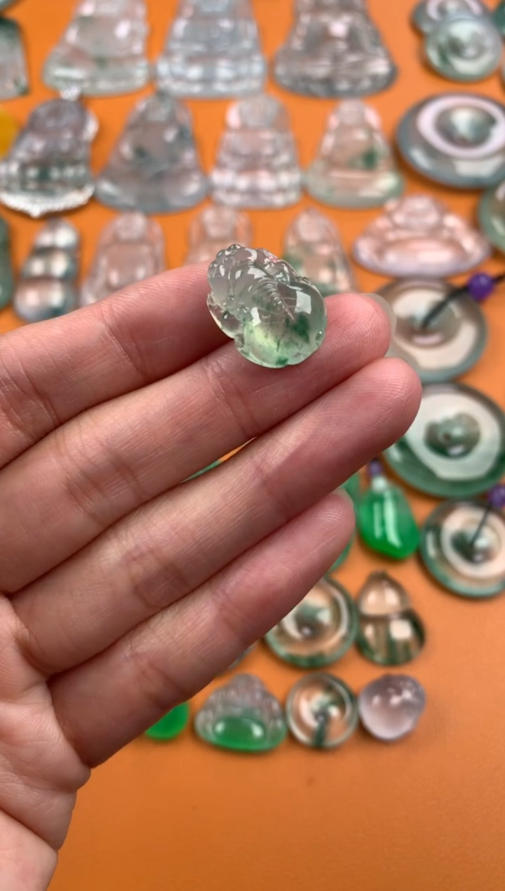 【闪购商品】翡翠颈饰未镶嵌11.4-13.6-7.2