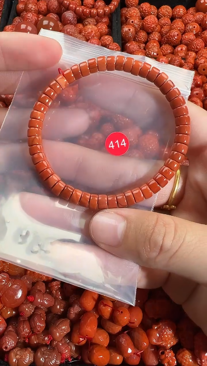 颈饰未镶嵌南红玛瑙1