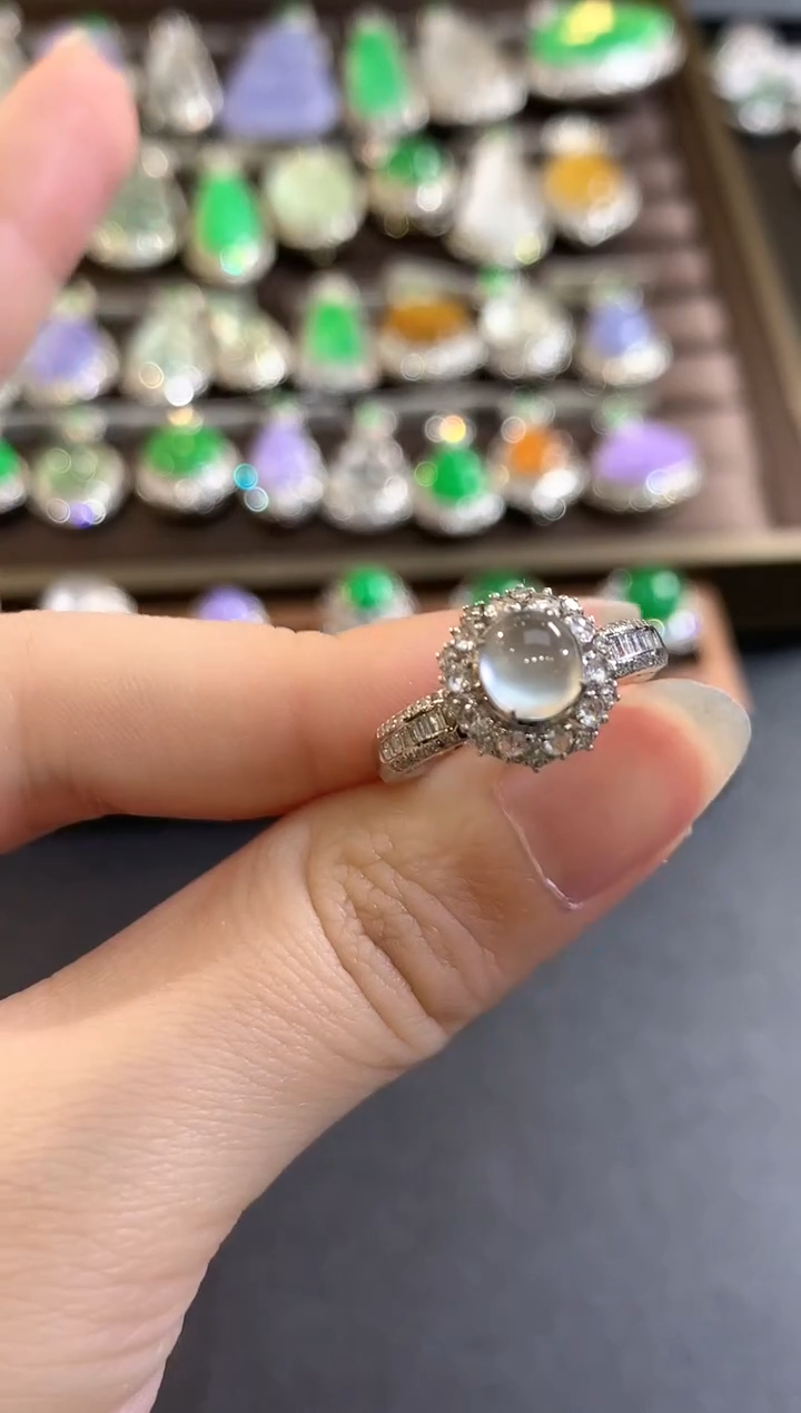 18K金镶嵌戒指翡翠d103  