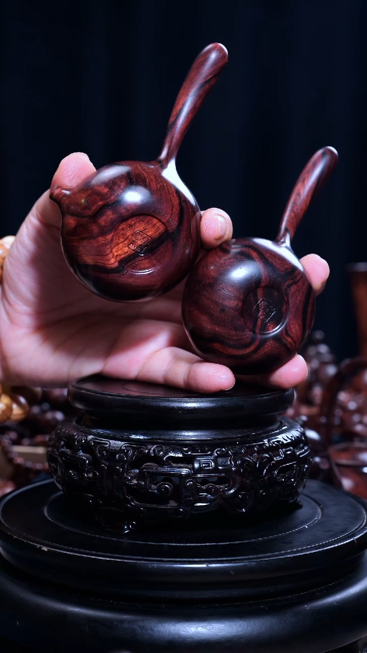 【闪购商品】黄花梨/降香黄檀其他海南黄花梨唐羽壶一对