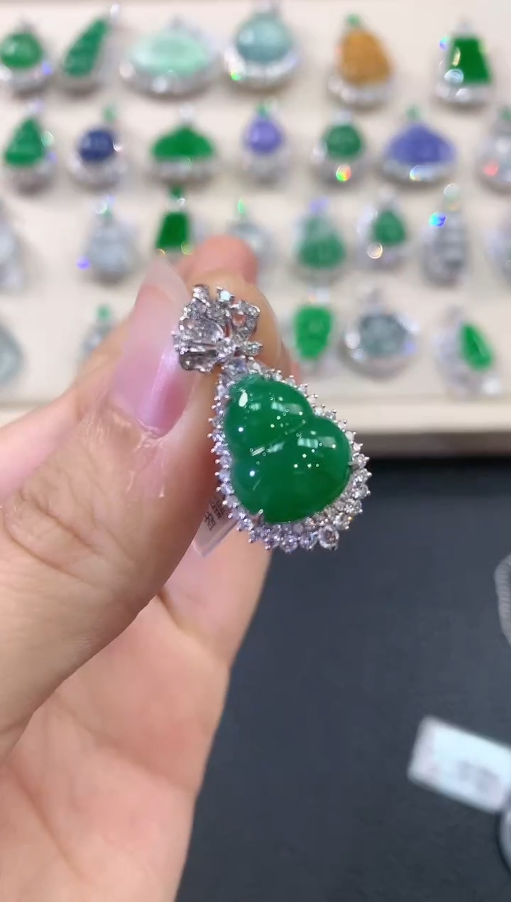 【闪购商品】翡翠吊坠(不含链)18K金镶嵌C139    