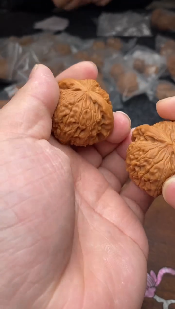 【闪购商品】文玩核桃把件A168号41尺白狮子