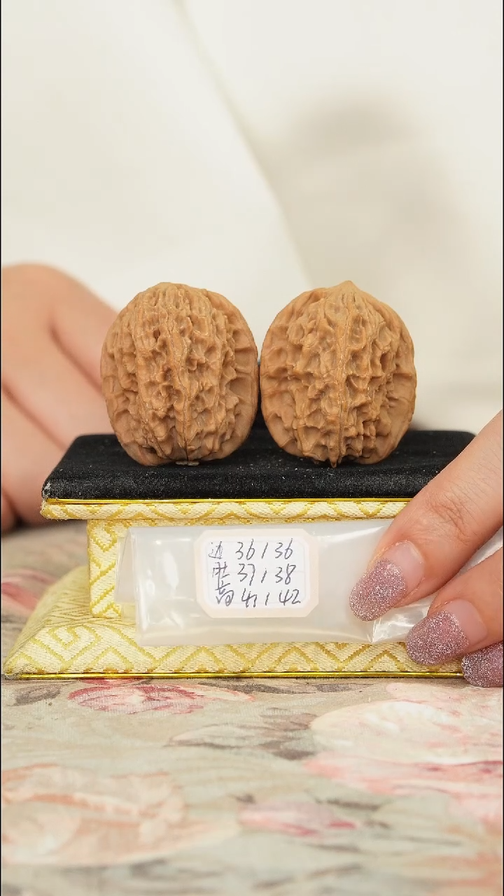 【闪购商品】文玩核桃把件非嫁接马老四