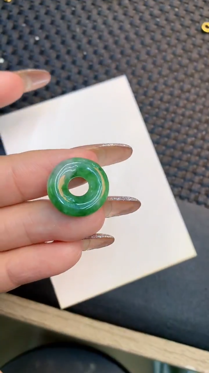 颈饰未镶嵌翡翠1