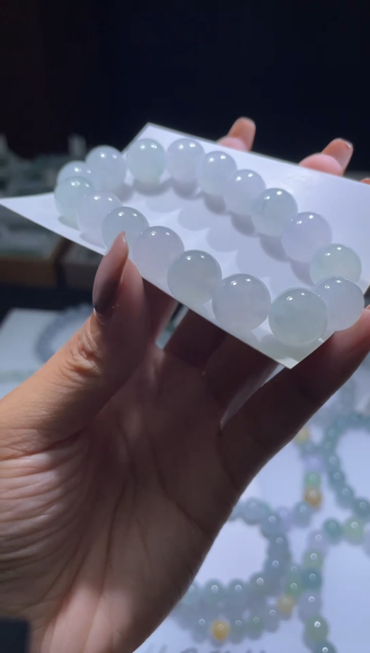 定制翡翠未镶嵌翡翠手串