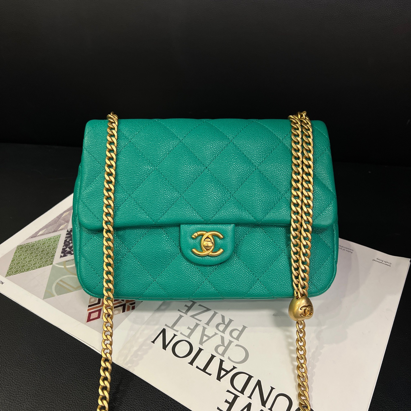 95新 Chanel/香奈儿 专柜52200 23年绿色爱心金球cf口盖包B5878