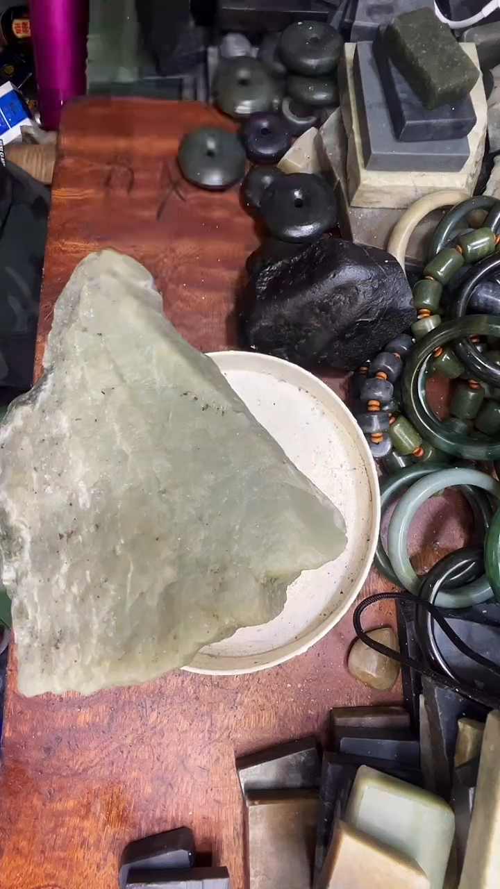 未镶嵌和田玉珠宝半成品1