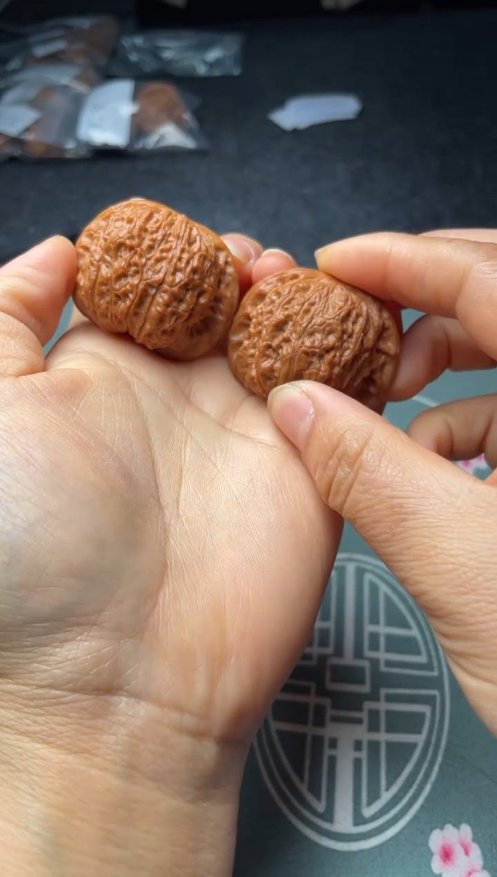 把件文玩核桃w380  血麒麟 41尺