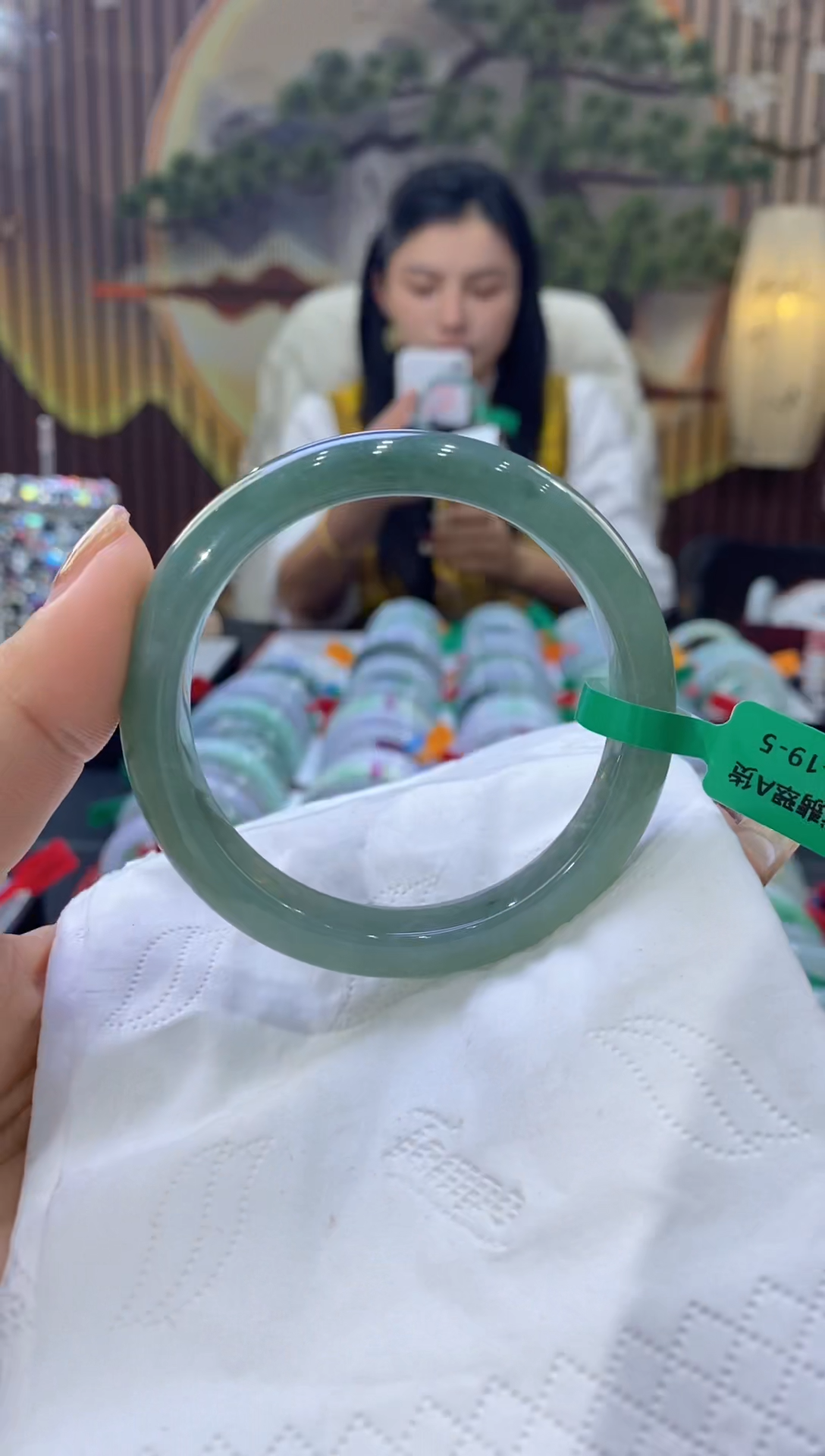 【闪购商品】翡翠手镯未镶嵌多人06346