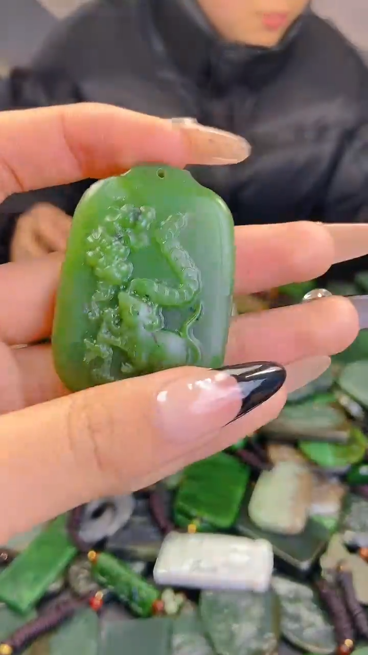 颈饰未镶嵌和田玉1
