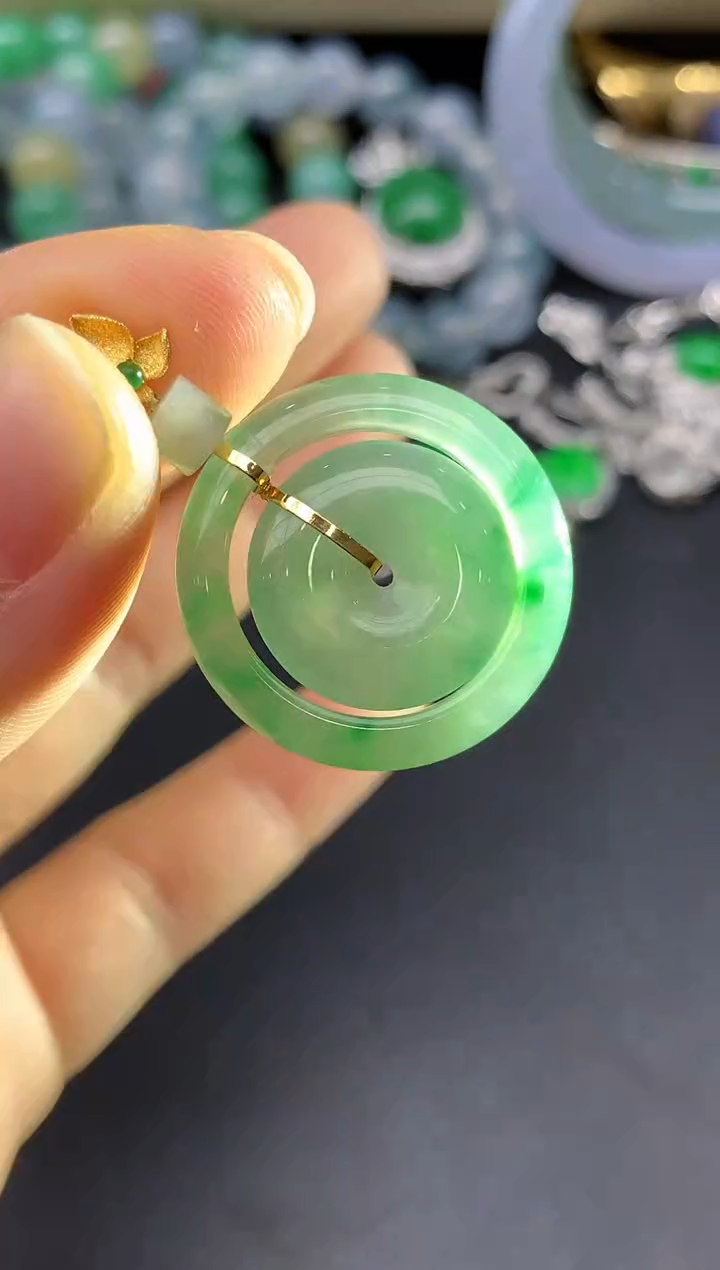 颈饰18K金镶嵌翡翠126-雪姐翡翠天天见