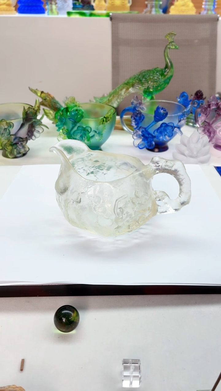 手工艺品琉璃白色金蟾公道杯【微瑕】13公分中号