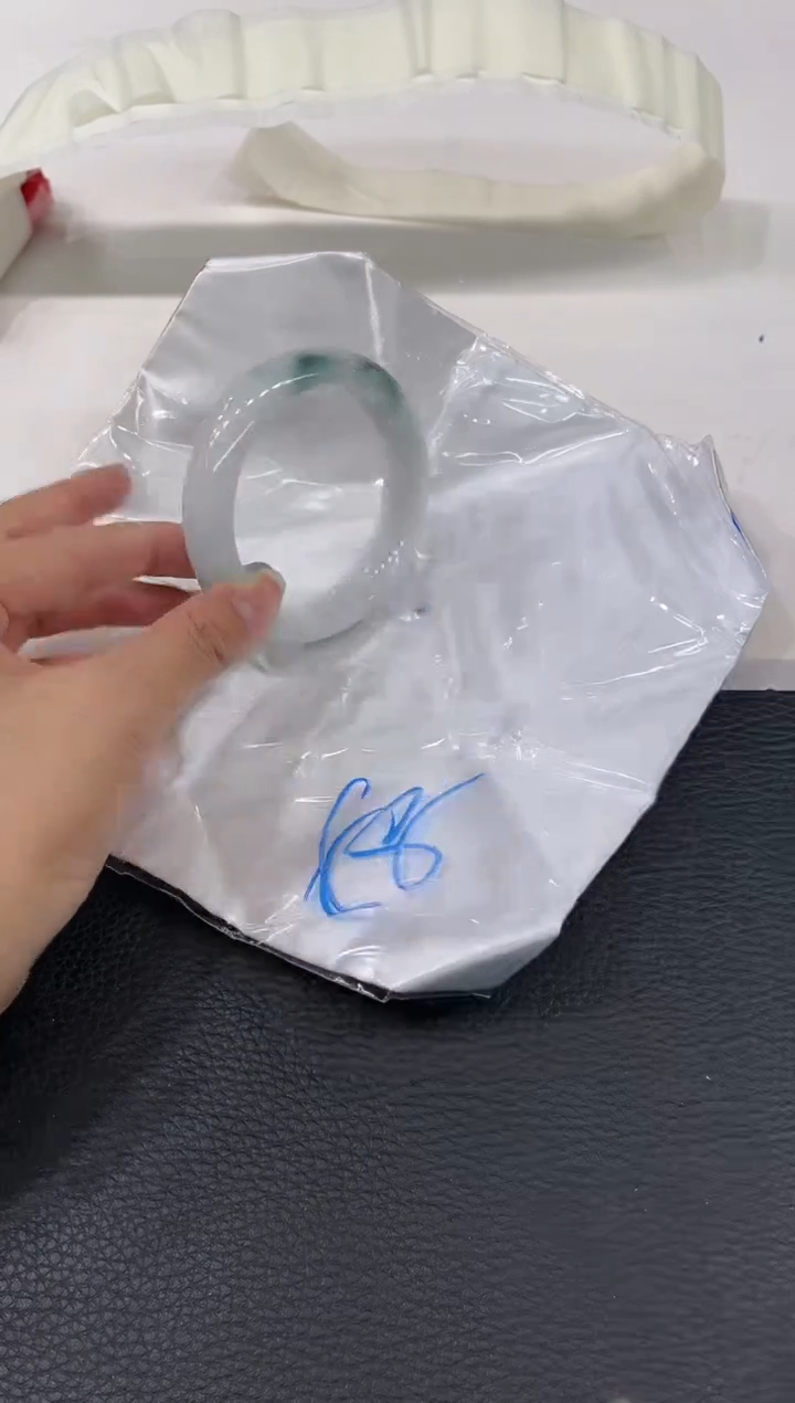 【闪购商品】翡翠手镯未镶嵌手镯