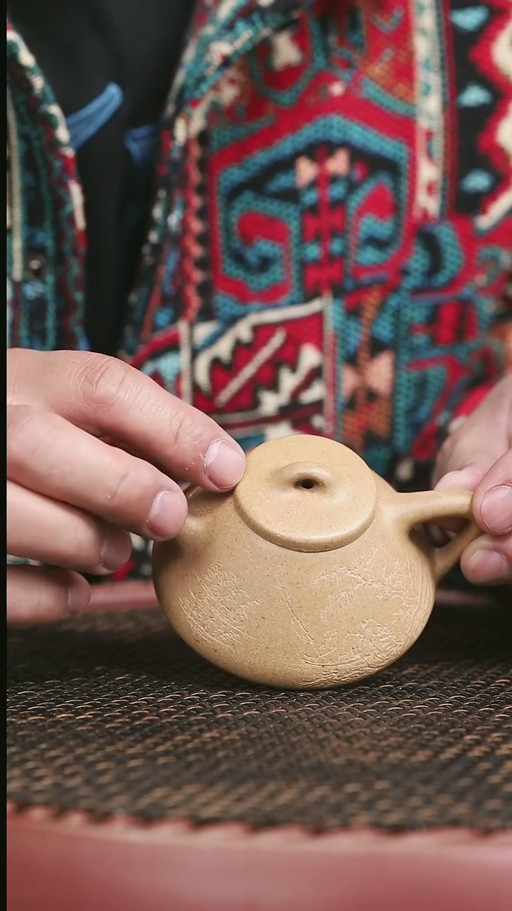 【闪购商品】紫砂黄金段18号子冶石瓢刻绘135CC