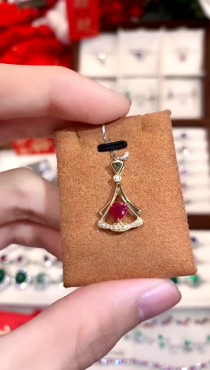 【闪购商品】红宝石吊坠18K金镶嵌0.5ct/天然宝石/七天无理由