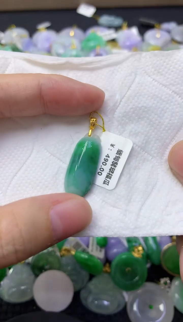 颈饰未镶嵌翡翠天然缅甸翡翠A货