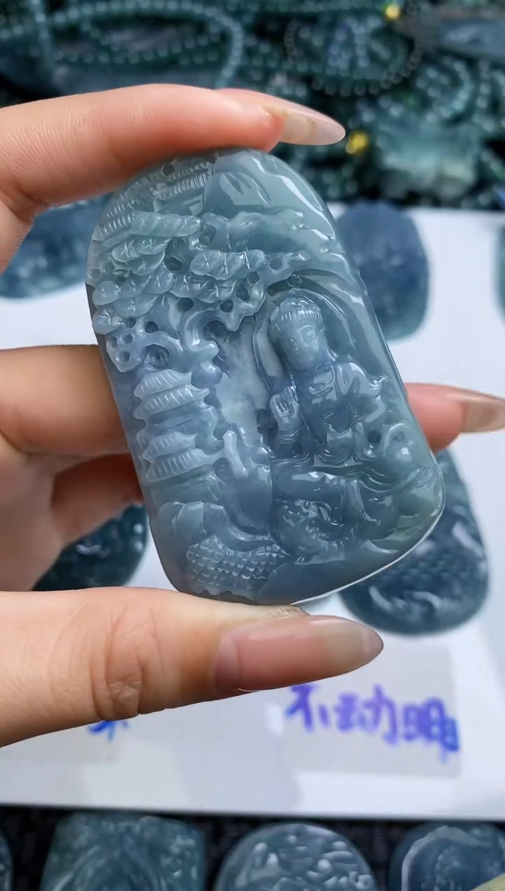 【闪购商品】翡翠颈饰未镶嵌         