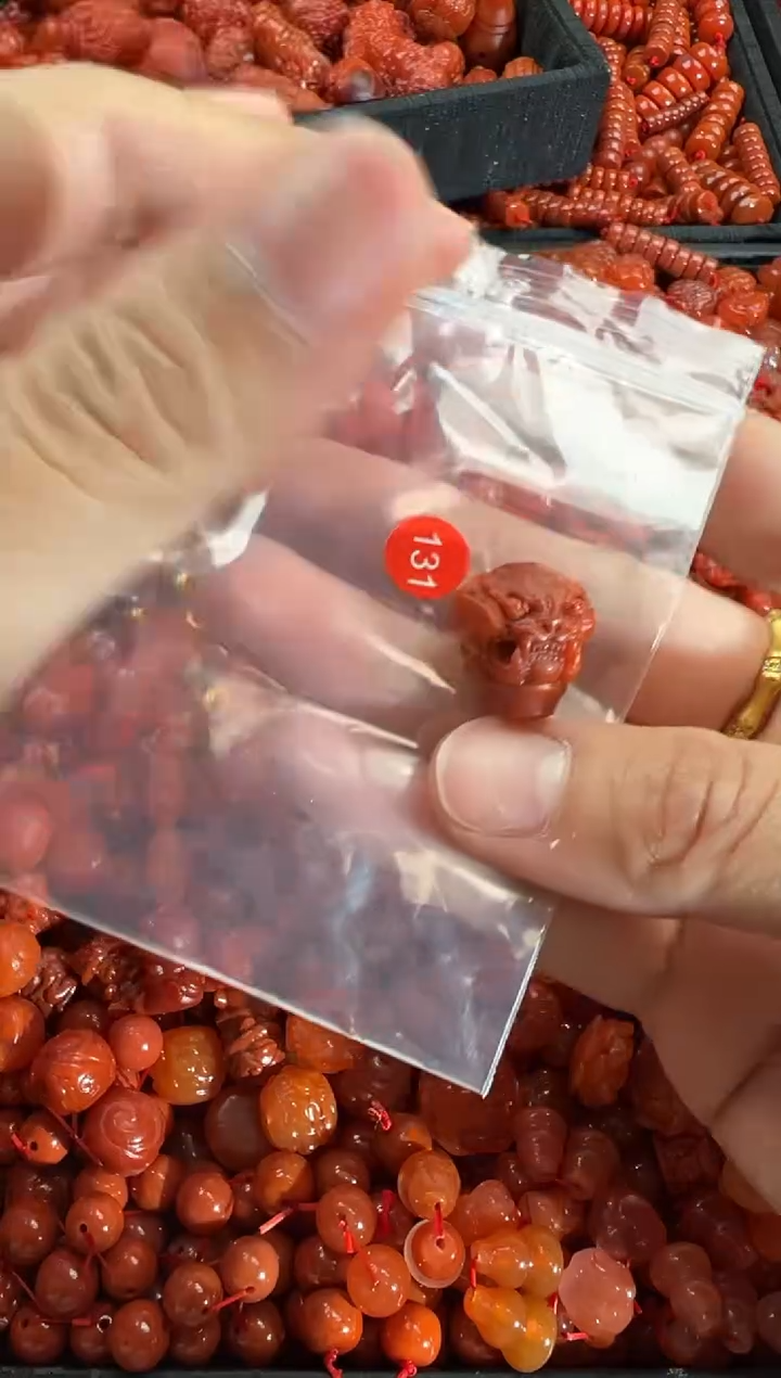 【闪购商品】南红玛瑙颈饰未镶嵌1