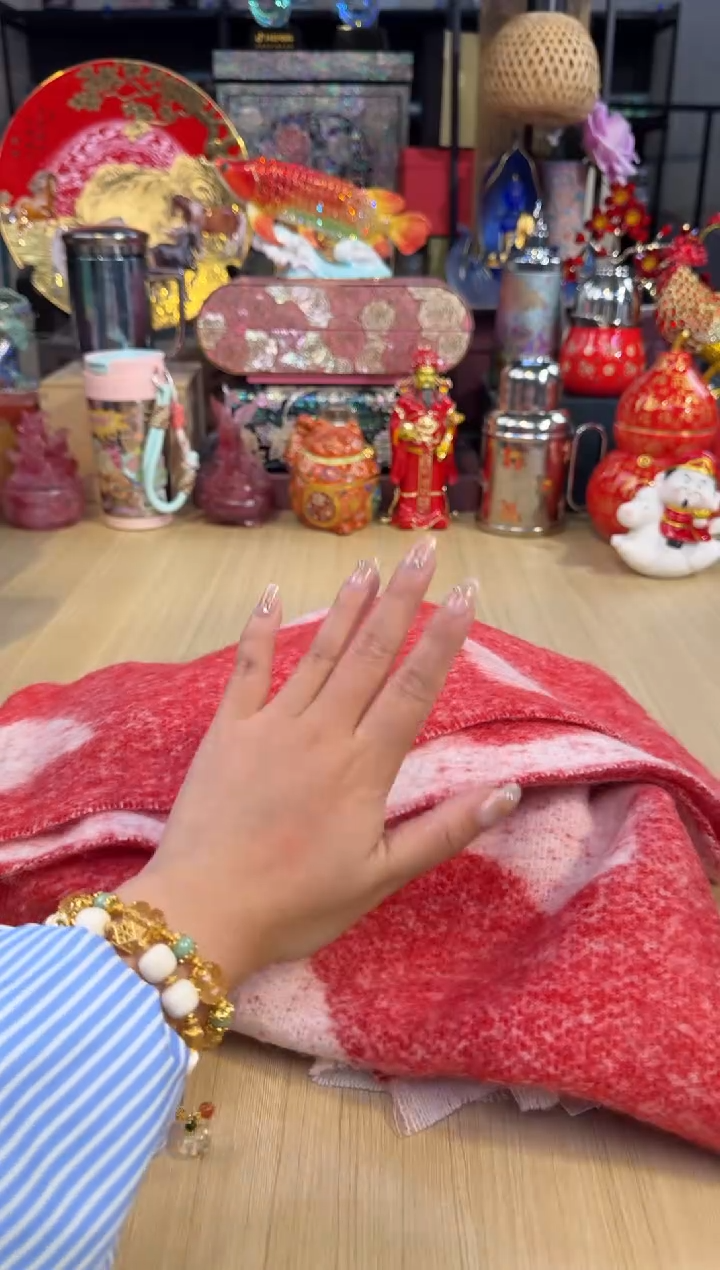 69红色爱心围巾   