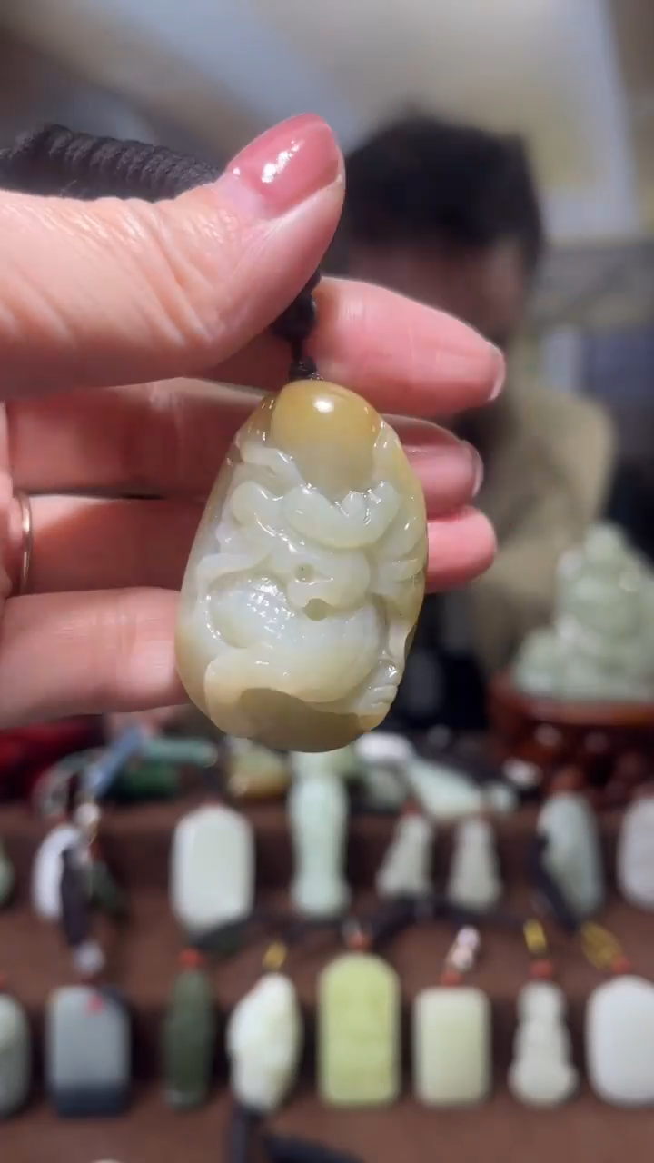 颈饰未镶嵌和田玉·