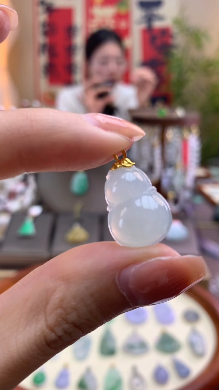 【闪购商品】翡翠颈饰18K金镶嵌葫芦