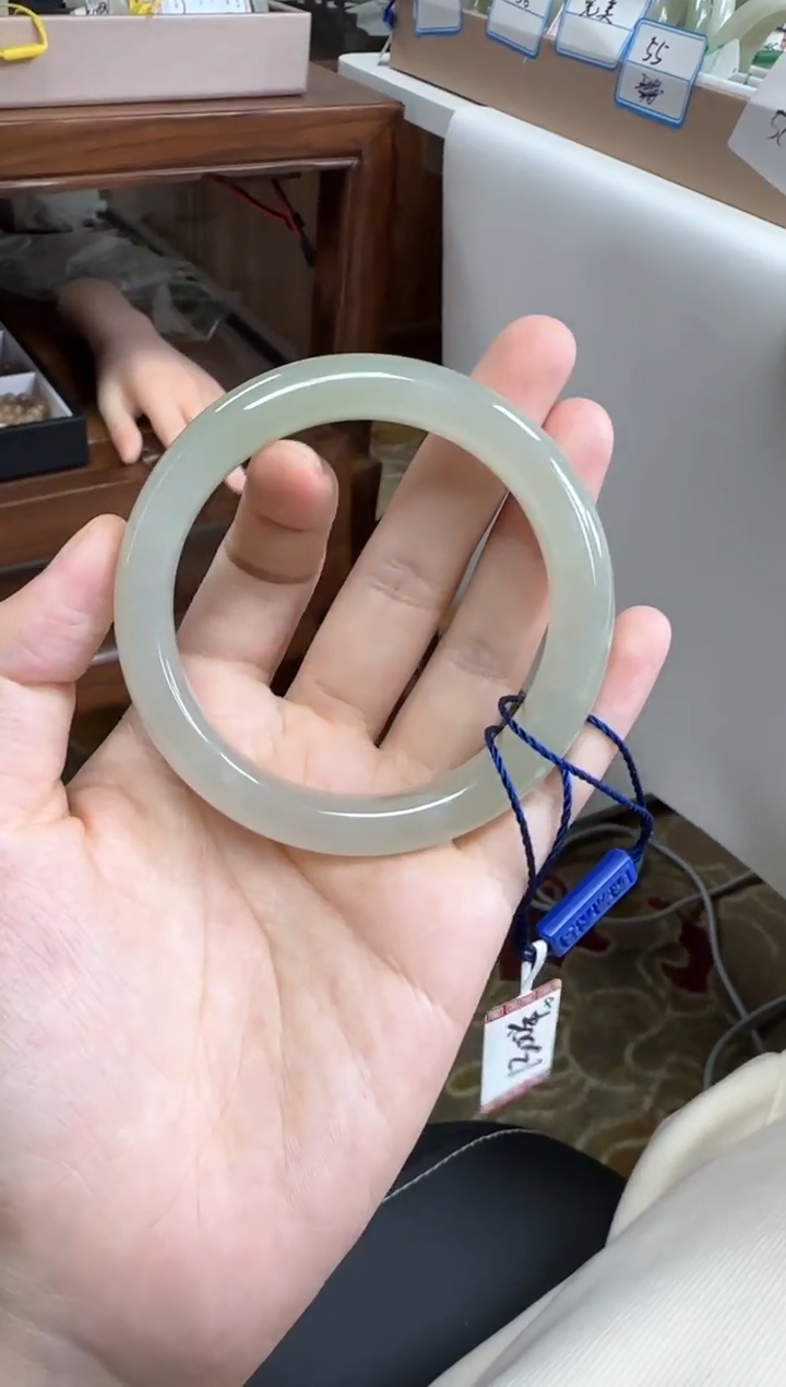 未镶嵌手镯和田玉56