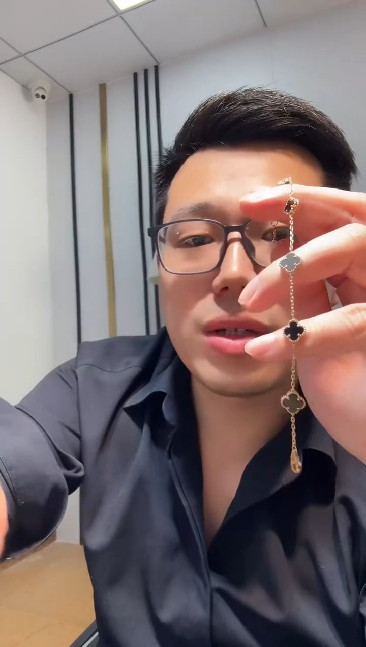 18K金镶嵌手链玛瑙/玉髓黑色k黄，小号五花手链