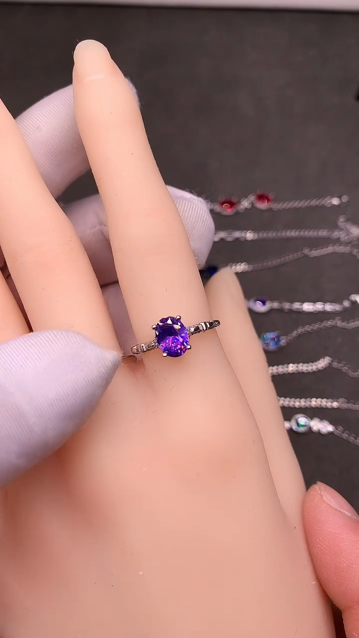 【闪购商品】彩色蓝宝石戒指银S925镶嵌......