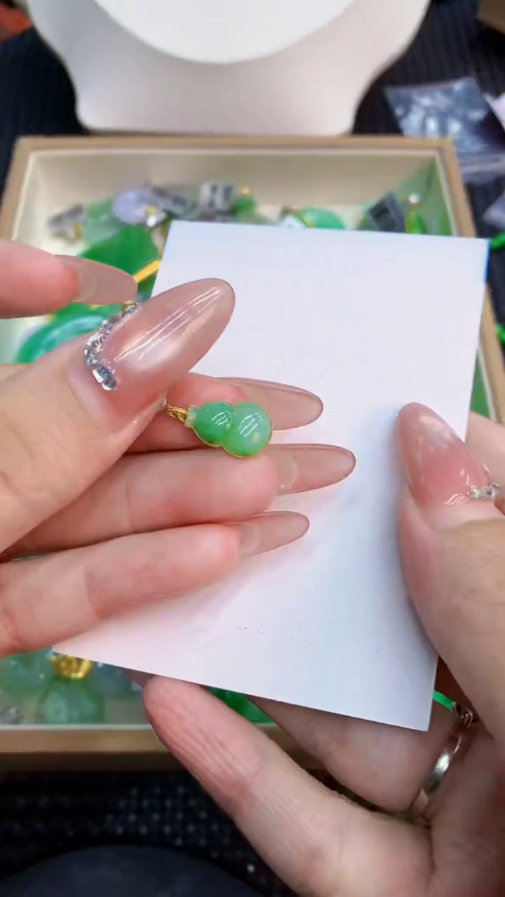 翡翠18K金镶嵌吊坠(不含链)1