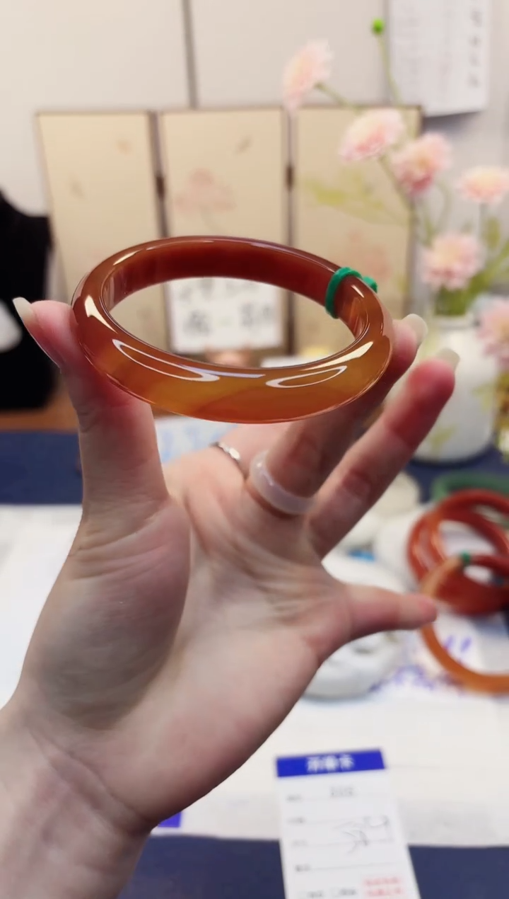 【闪购商品】石英质玉手镯未镶嵌335-玛瑙-圈口58