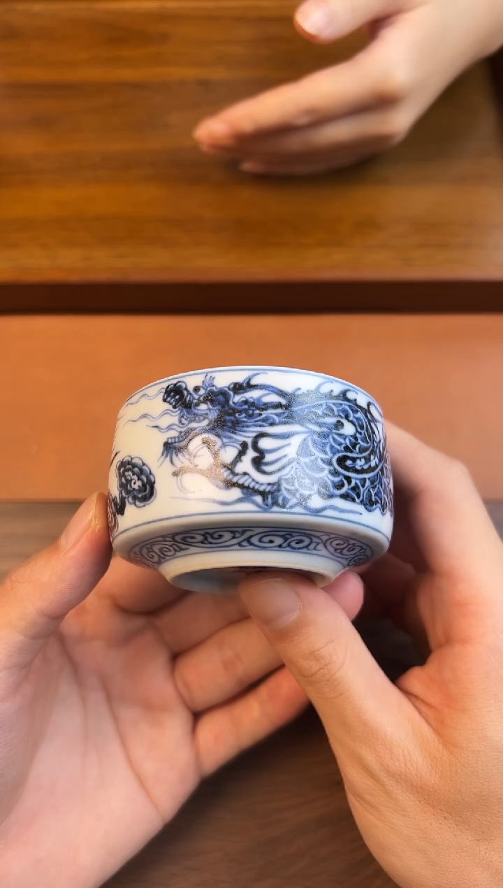 问青坊纯手工手绘青花仿元龙纹柴窑禅定杯