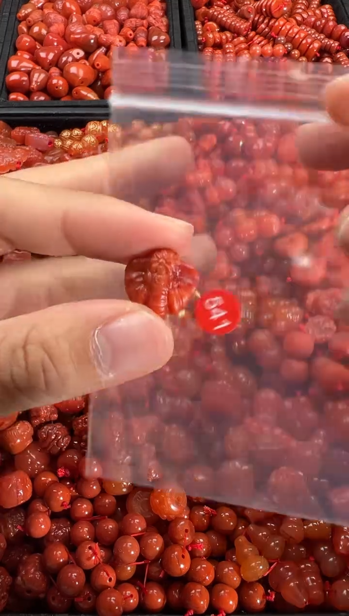 【闪购商品】南红玛瑙颈饰未镶嵌1