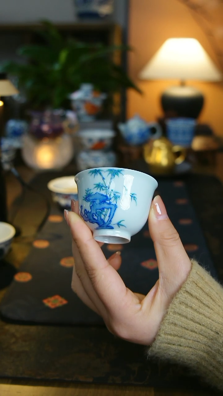 斗彩石竹铃铛杯 