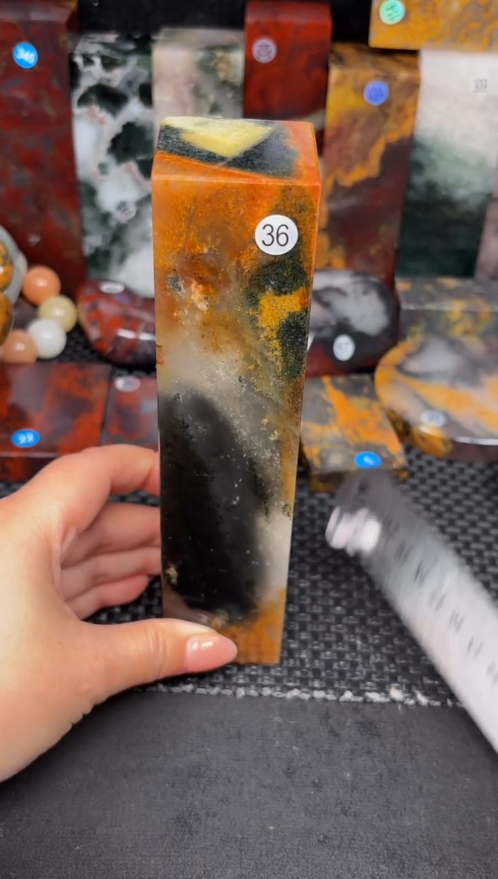 玉 桂林鸡血创意摆件装饰 编号：36