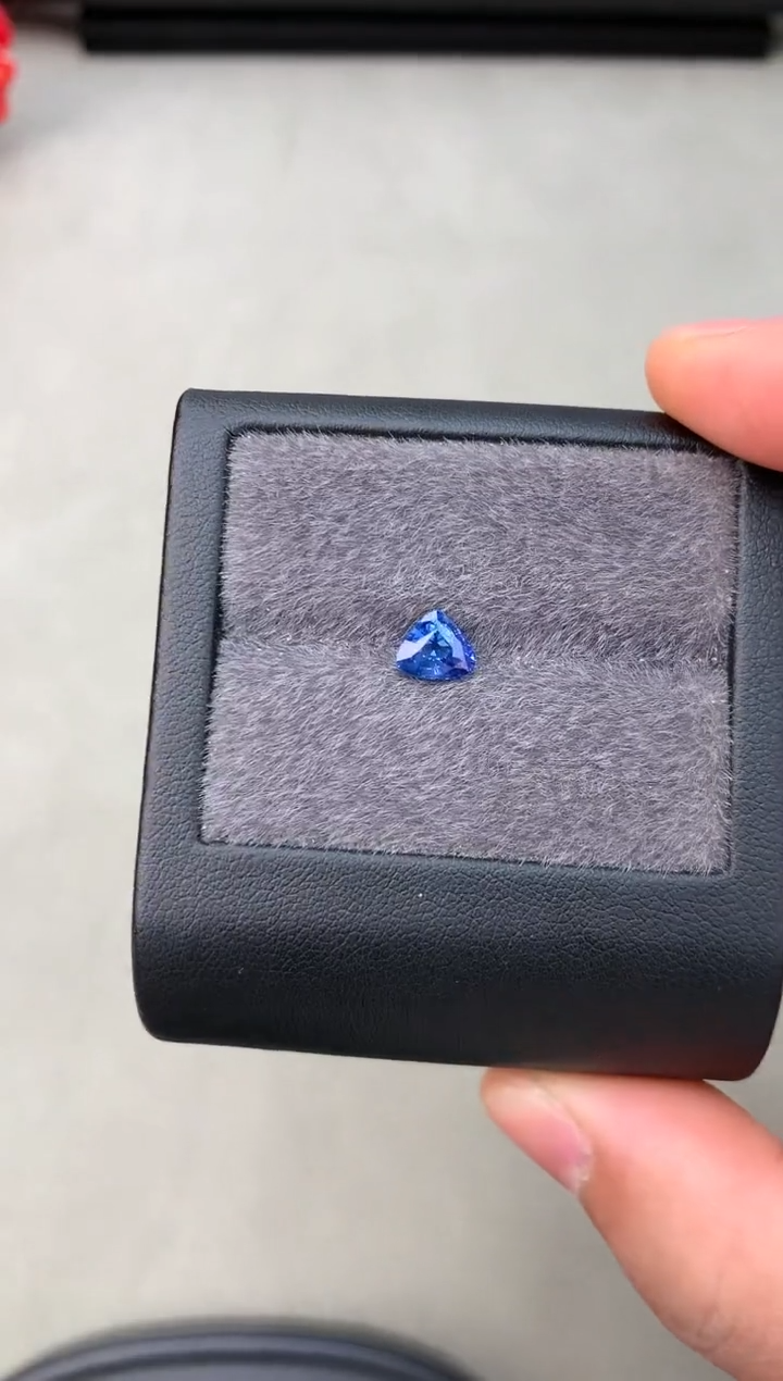 【闪购商品】定制蓝宝石裸石未镶嵌1.58ct 兰卡无烧蓝宝石