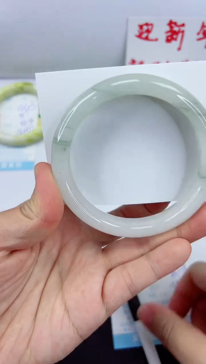 【闪购商品】石英质玉手镯未镶嵌444-64.5