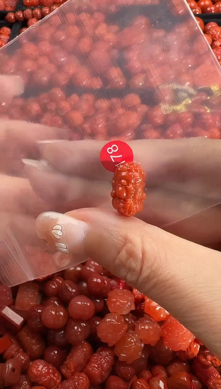 颈饰未镶嵌南红玛瑙1