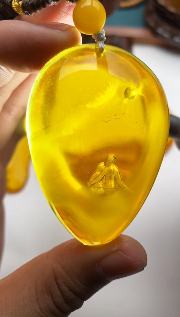 【闪购商品】琥珀吊坠(赠链)未镶嵌琥珀吊坠