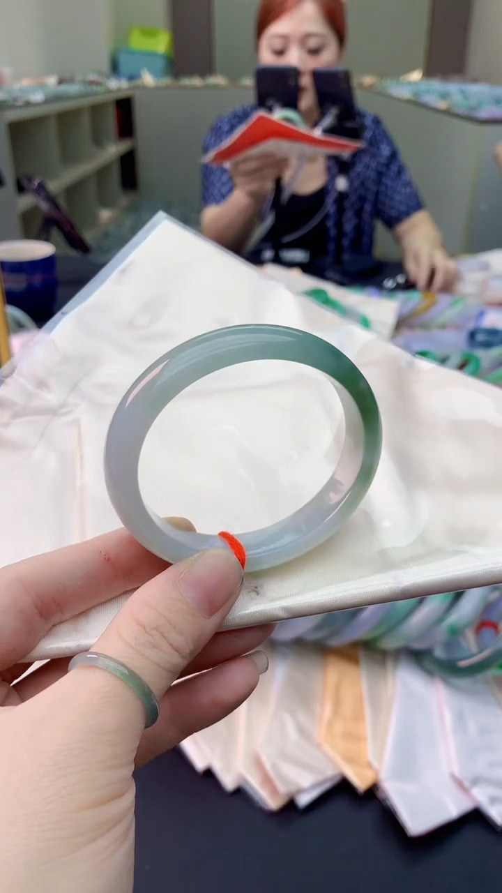 翡翠手镯未镶嵌0214407251